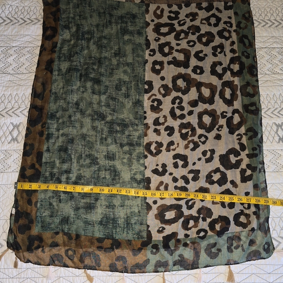 Leopard Print Scarf with Tassels 72 X 30 - Picture 3 of 4